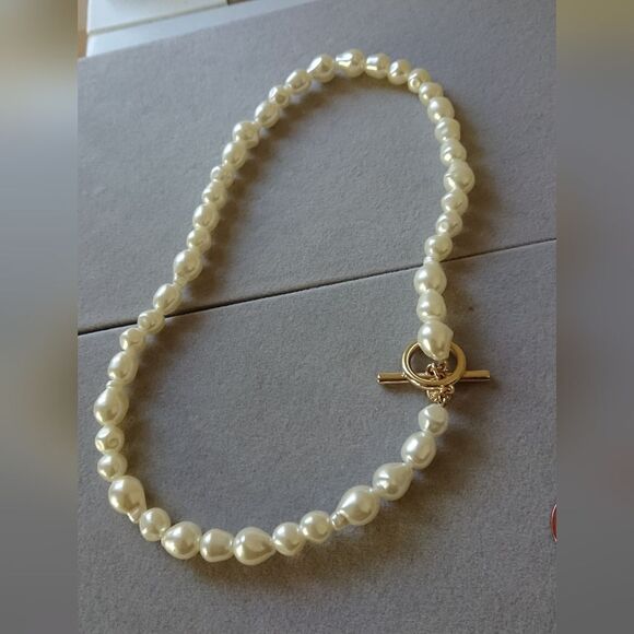 J. Crew freshwater pearl and gold tone lock necklace - Picture 6 of 9